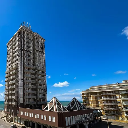 Appartement Ninfea Seaview - Elegant, Bright And Spacious, Steps From The Sea & Station Nettuno