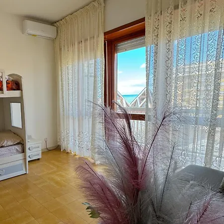 Ninfea Seaview - Elegant, Bright And Spacious, Steps From The Sea & Station Lejlighed *