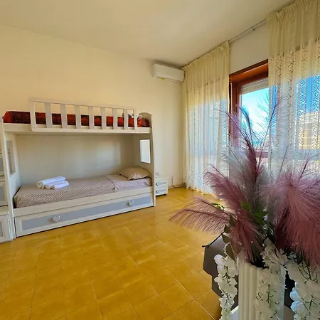 Апартаменты Ninfea Seaview - Elegant, Bright And Spacious, Steps From The Sea & Station Неттуно