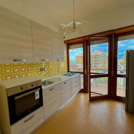Ninfea Seaview - Elegant, Bright And Spacious, Steps From The Sea & Station Appartement Nettuno