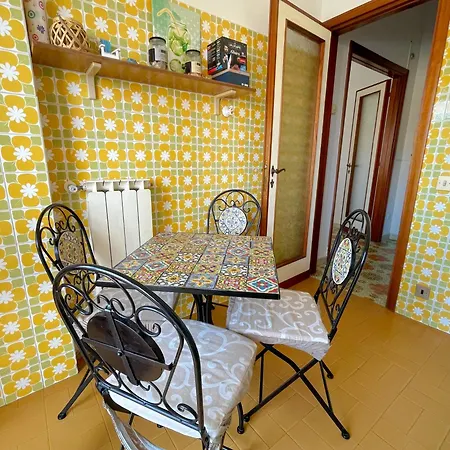 Ninfea Seaview - Elegant, Bright And Spacious, Steps From The Sea & Station * Nettuno