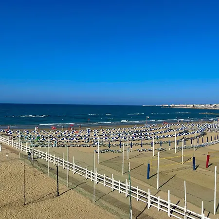 Ninfea Seaview - Elegant, Bright And Spacious, Steps From The Sea & Station נטונו